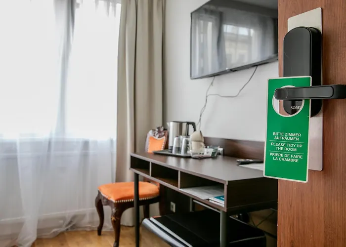 Hotel Attaché