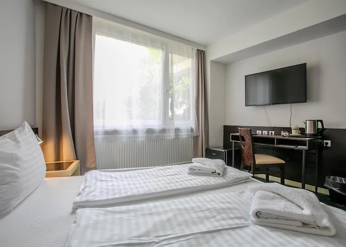 Attaché Hotel